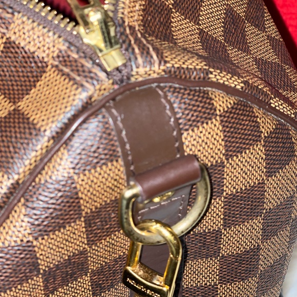 Authentic Damier Ebene Speedy B 35
Date:SD 0157
Includes Dust Bag & LV Box - Picture 4 of 16